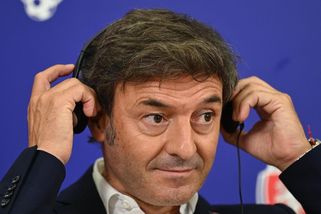 Český fotbal nemá problém, tvrdí zahraniční trenér reprezentace. Chce do ní zpět Schicka - Sport.cz